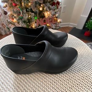 Dansko Women’s XP 2.0 Clogs